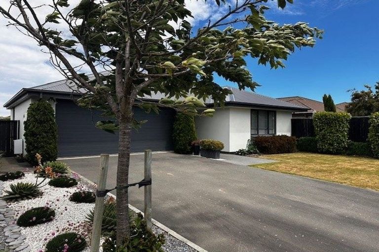 Photo of property in 106 Shillingford Boulevard, Rolleston, 7615