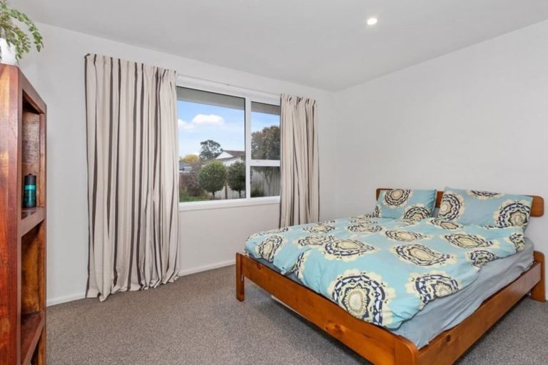 Photo of property in 2/41 Roberta Drive, Somerfield, Christchurch, 8024