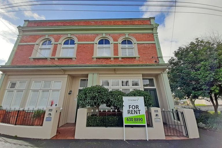 Photo of property in 2/24 Church Street, Devonport, Auckland, 0624