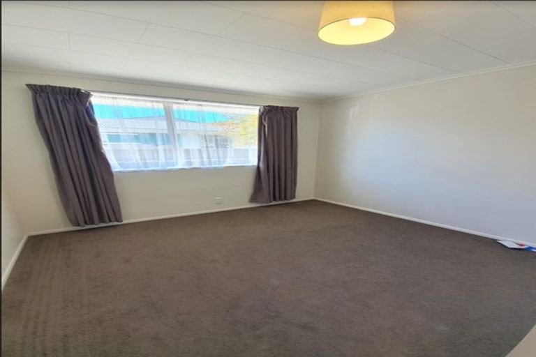 Photo of property in 5a Roband Crescent, Brown Owl, Upper Hutt, 5018