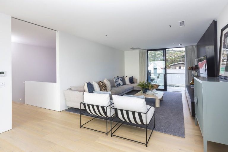 Photo of property in 8a Beachville Road, Redcliffs, Christchurch, 8081