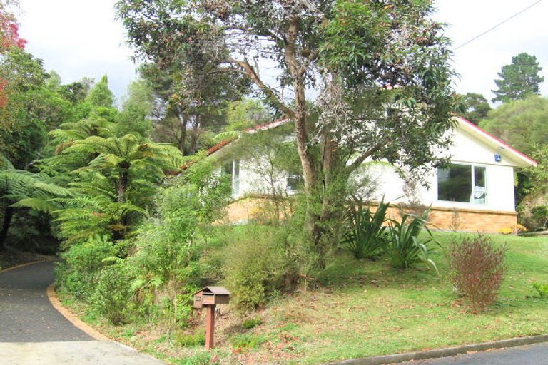 Photo of property in 25 Wyndham Road, Pinehaven, Upper Hutt, 5019