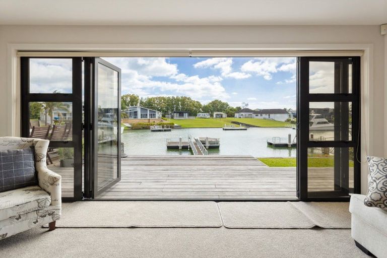 Photo of property in 10 Hei Esplanade, Whitianga, 3510