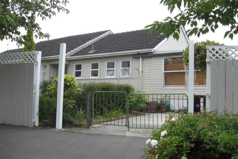 Photo of property in 16 Balgay Street, Upper Riccarton, Christchurch, 8041