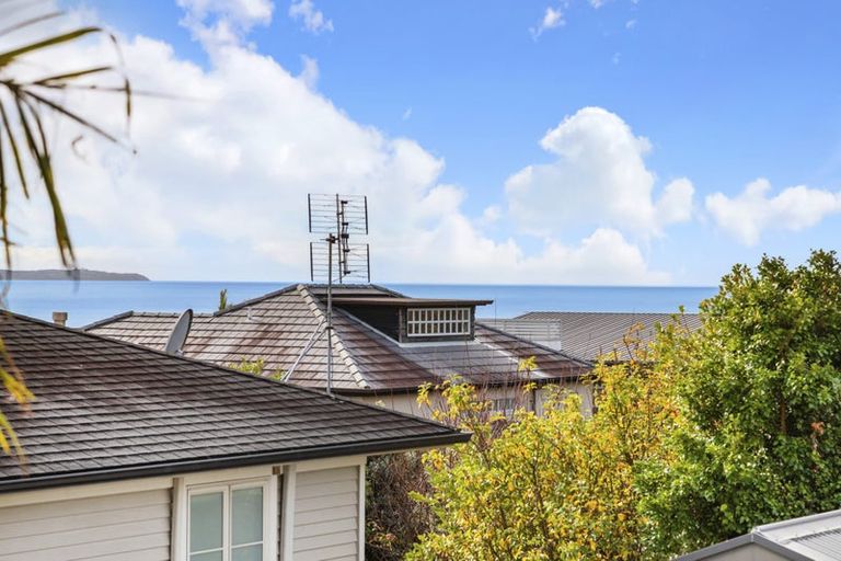 Photo of property in 1/36 Browns Bay Road, Rothesay Bay, Auckland, 0630