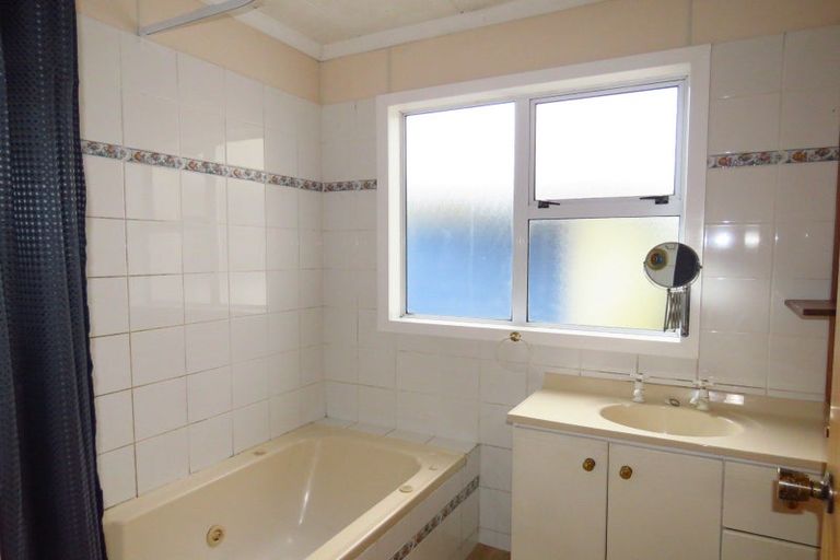 Photo of property in 35 Queen Street, Westport, 7825