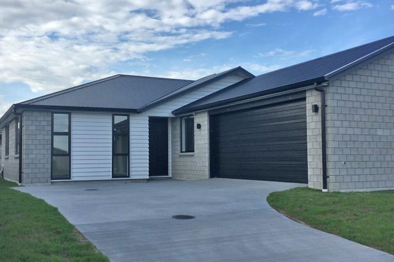 Photo of property in 37 Livingstone Drive, Papamoa Beach, Papamoa, 3118