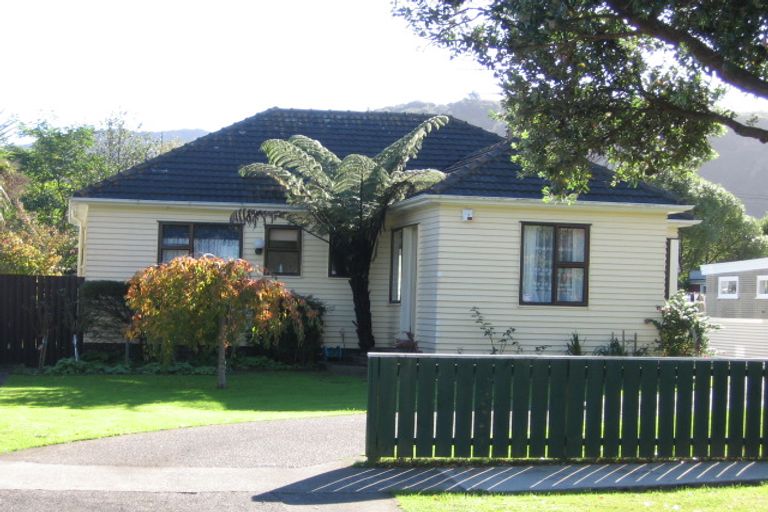 Photo of property in 37 Petherick Street, Taita, Lower Hutt, 5011