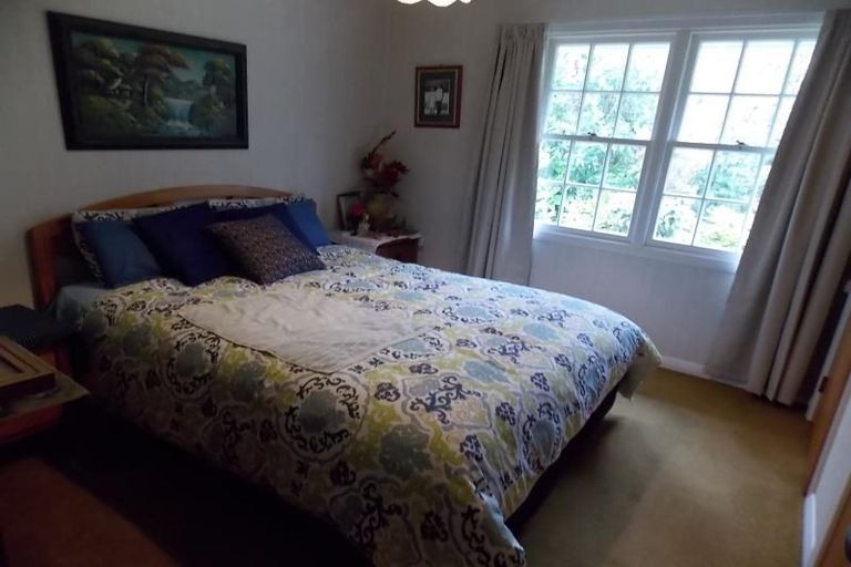 Photo of property in 2 Freemans Way, Pinehaven, Upper Hutt, 5019