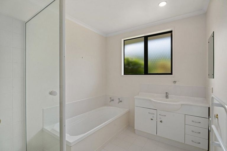 Photo of property in 4 Baker Grove, Wanaka, 9305