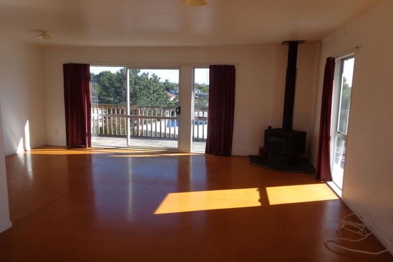 Photo of property in 42 Lilburn Crescent, Massey, Auckland, 0614