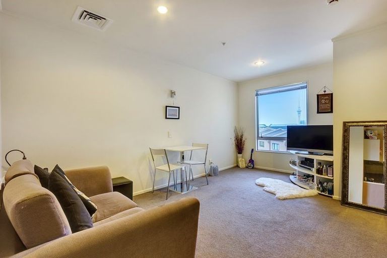 Photo of property in Luna Apartments, 1n/16 Burton Street, Grafton, Auckland, 1010