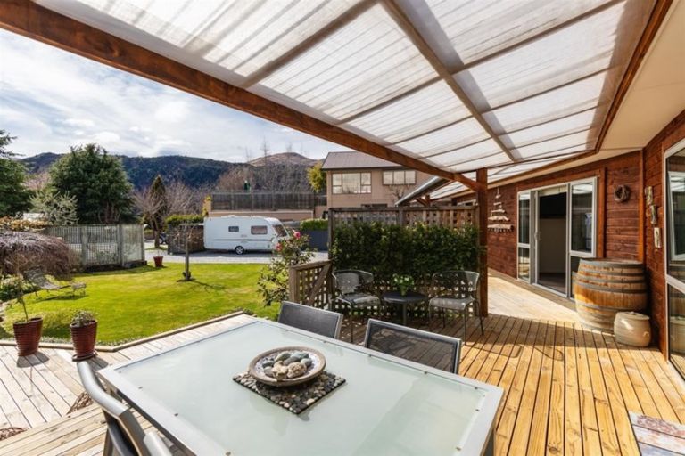 Photo of property in 6 Pritchard Place, Arrowtown, 9302