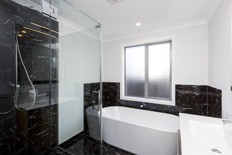 Photo of property in 1 Mawai Hakona Drive, Wallaceville, Upper Hutt, 5018