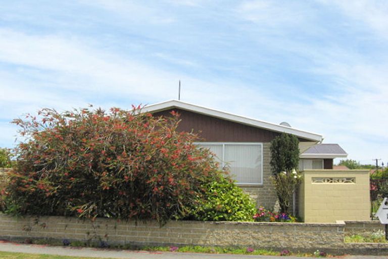 Photo of property in 1 Glenrowan Avenue, Avondale, Christchurch, 8061
