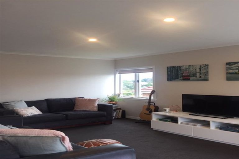 Photo of property in 51 Eastglen Road, Glen Eden, Auckland, 0602