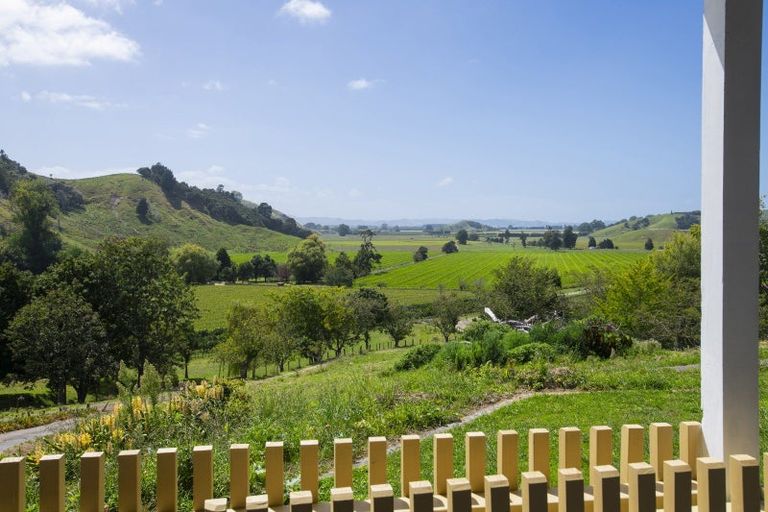 Photo of property in 55 Harrington Road, Muriwai, Gisborne, 4072