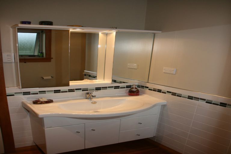 Photo of property in 18 Riccarton Road East, East Taieri, Mosgiel, 9024