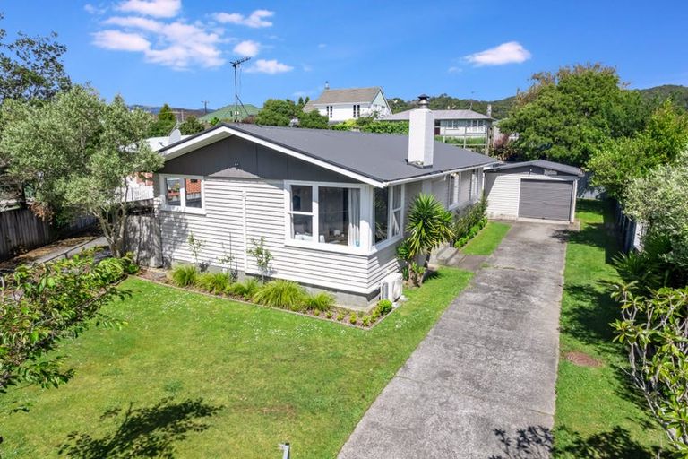 Photo of property in 16 Ruru Crescent, Heretaunga, Upper Hutt, 5018