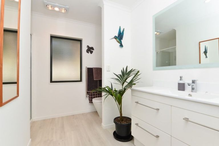 Photo of property in 4 Mangakoea Place, St Andrews, Hamilton, 3200