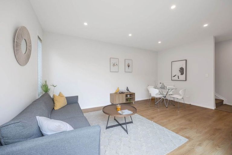 Photo of property in 4c Halberg Street, Glenfield, Auckland, 0629