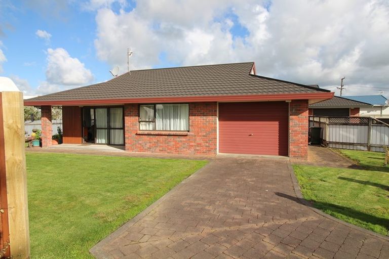 Photo of property in 8 Hammond Street, Bulls, 4818