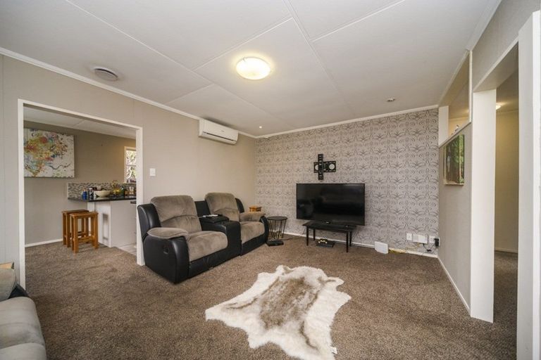 Photo of property in 123 Ruamahanga Crescent, Terrace End, Palmerston North, 4410