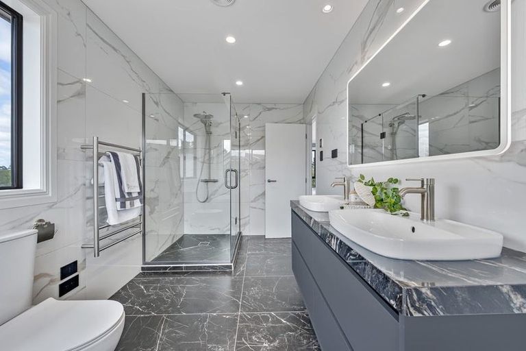 Photo of property in 2 Taku Close, Long Bay, Auckland, 0630