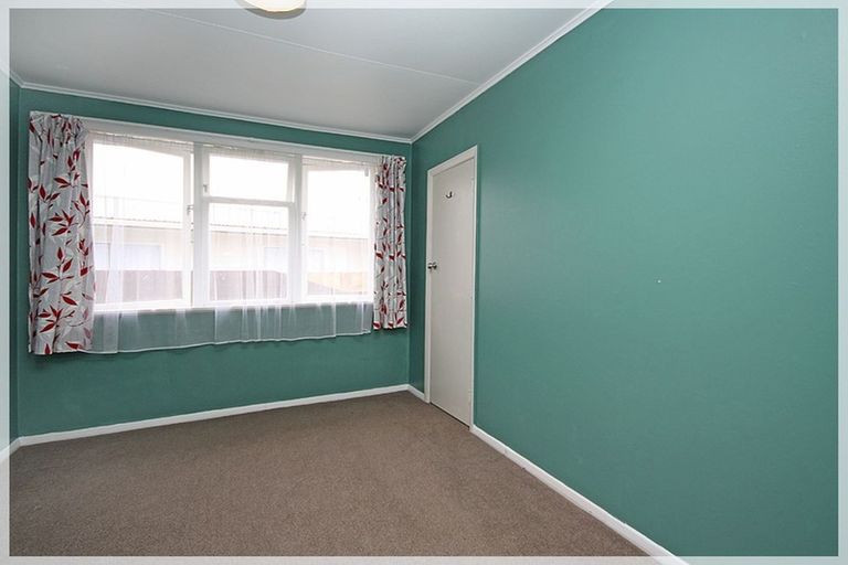 Photo of property in 13 Hinemoa Street, Levin, 5510