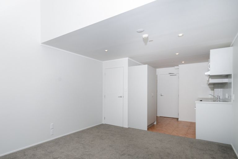 Photo of property in 1b/30 Westward Ho, Glen Eden, Auckland, 0602