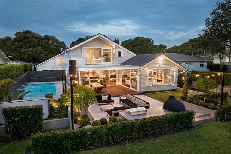 Photo of property in 39 Maungakiekie Avenue, Greenlane, Auckland, 1051