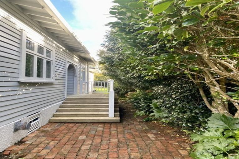 Photo of property in 20 Beauchamp Street, Karori, Wellington, 6012