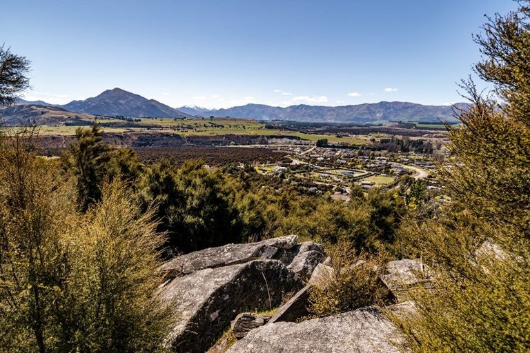 Photo of property in 69 Kanuka Rise, Albert Town, Wanaka, 9305