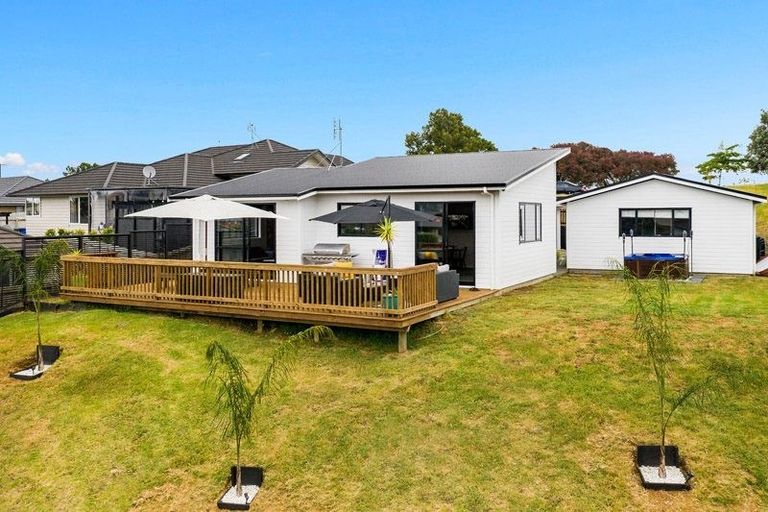Photo of property in 64 Helenslee Road, Pokeno, 2402