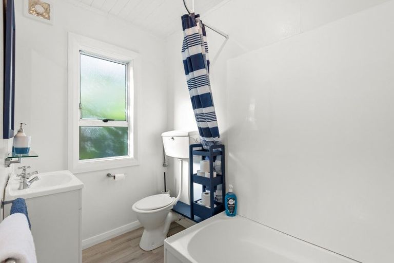 Photo of property in 2 Queen Street, Brighton, Dunedin, 9035