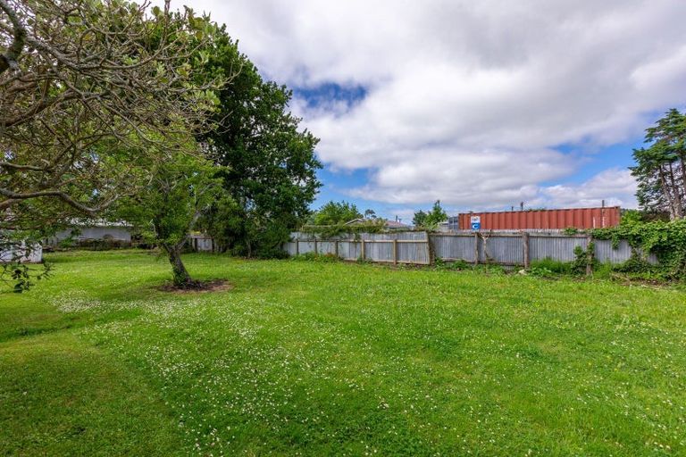 Photo of property in 24 Dundas Street, Porangahau, 4293