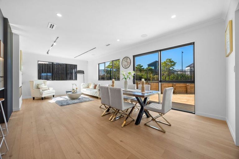 Photo of property in 2 Laurel Drive, Rosehill, 2113