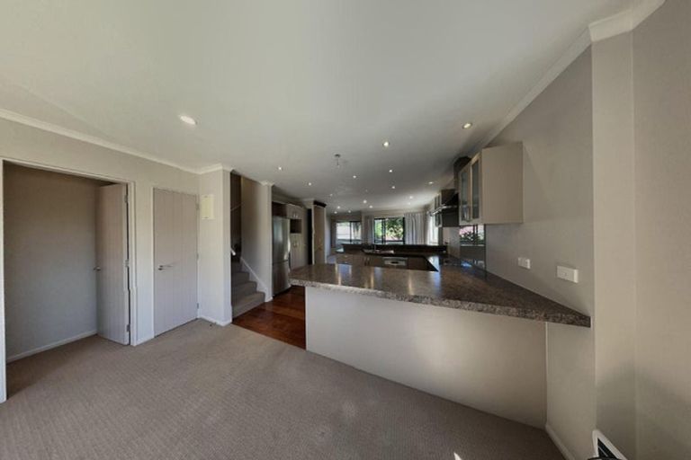 Photo of property in Te Kakariki Apartments, 1/1 Wellington Road, Paekakariki, 5034