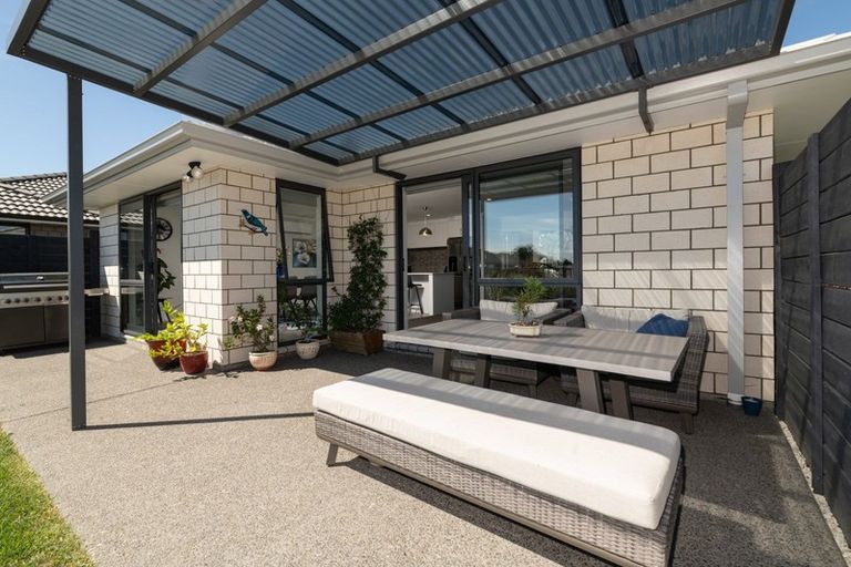 Photo of property in 1 Albatross Lane, Welcome Bay, Tauranga, 3112