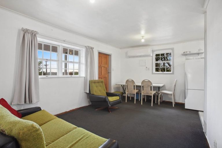 Photo of property in 85 Glengarry Road, Glen Eden, Auckland, 0602