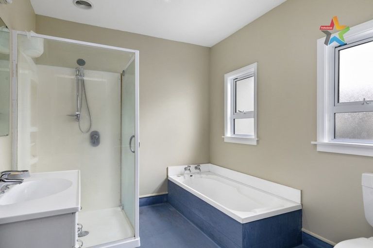 Photo of property in 1a Waldie Grove, Avalon, Lower Hutt, 5011