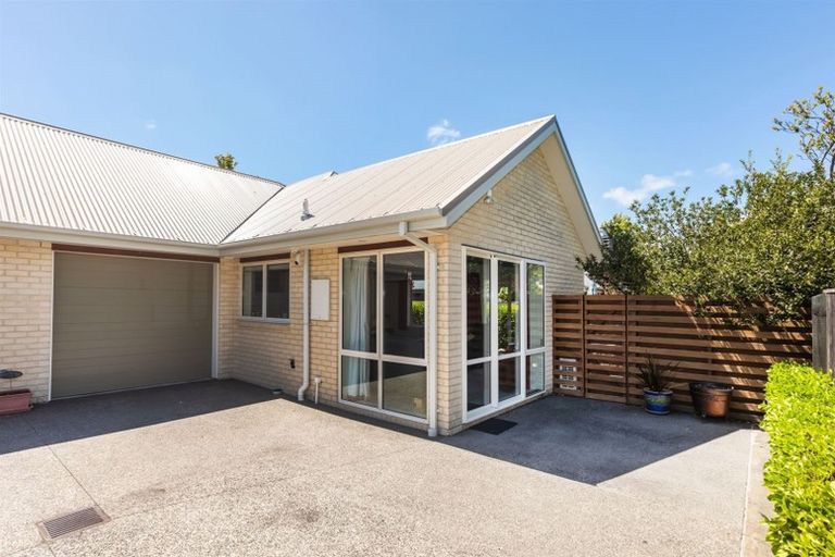 Photo of property in 38c Somerfield Street, Somerfield, Christchurch, 8024