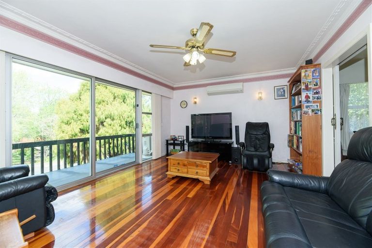 Photo of property in 27 Crompton Road, Massey, Auckland, 0614