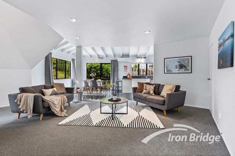 Photo of property in 41 Hewlett Road, Massey, Auckland, 0614