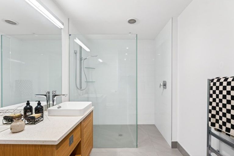 Photo of property in 40 Roslyn Road, Bluff Hill, Napier, 4110