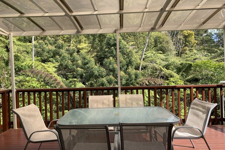 Photo of property in 9 Springwater Vale, Unsworth Heights, Auckland, 0632