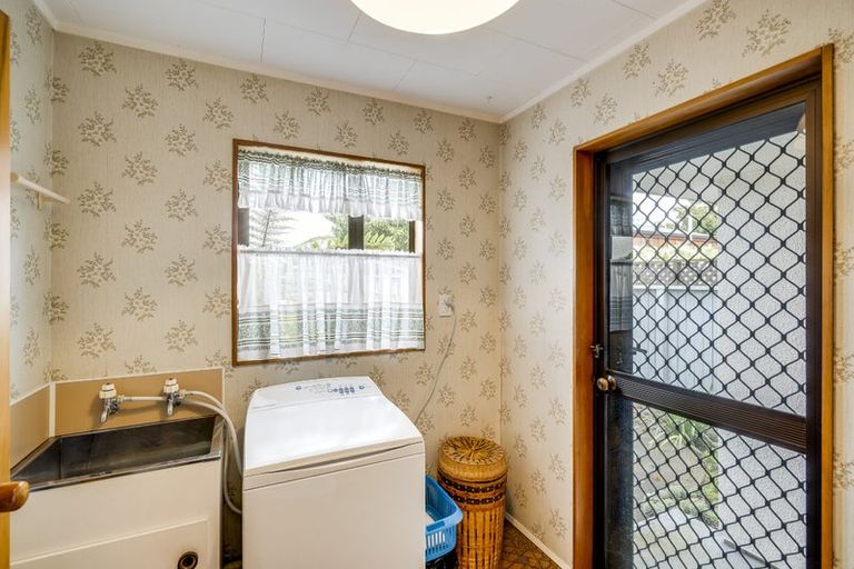 Photo of property in 2/64 Avondale Road, Taradale, Napier, 4112