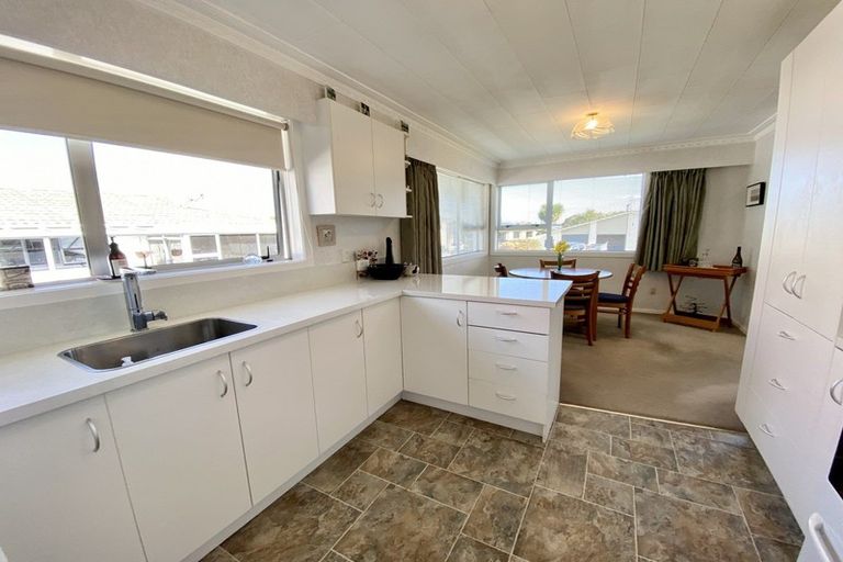 Photo of property in 32 Kildare Drive, Waikiwi, Invercargill, 9810