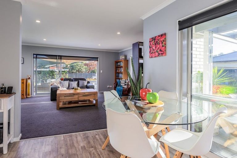 Photo of property in 7 Austin Reid Avenue, Carterton, 5713