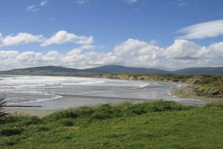 Photo of property in 7 Tamatea Street, Pahia, Riverton, 9881